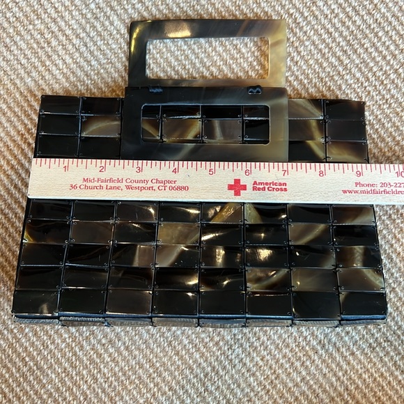 Shiraleah Faux Tortoise Shell Hand Held Purse - Picture 6 of 8